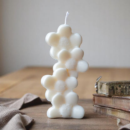 Daisy Pillar